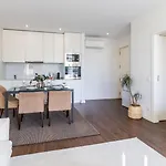 2br Wonder In The Center By Lovelystay Porto