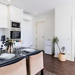 2br Wonder In The Center By Lovelystay Apartment *