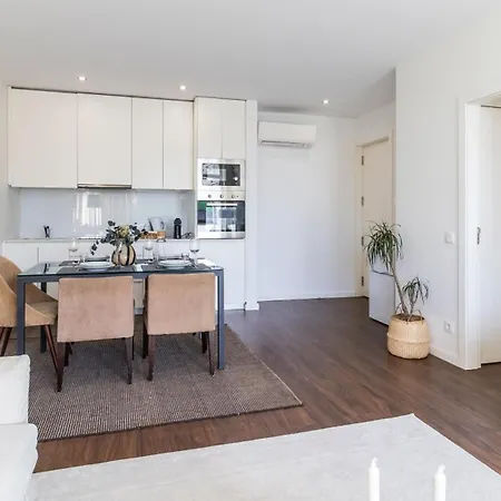 2br Wonder In The Center By Lovelystay Порту