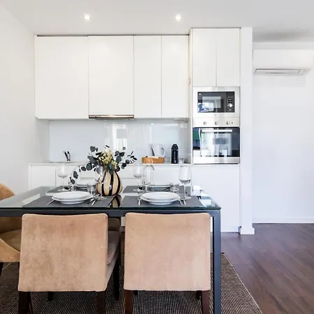 2br Wonder In The Center By Lovelystay Апартаменты Порту