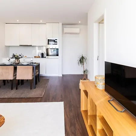 2br Wonder In The Center By Lovelystay Порту