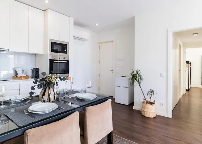 2br Wonder In The Center By Lovelystay דירה *