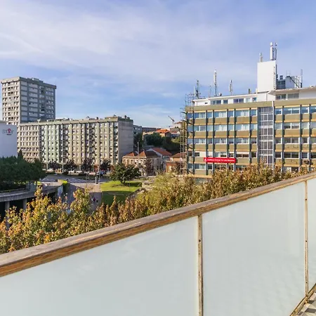 2br Wonder In The Center By Lovelystay