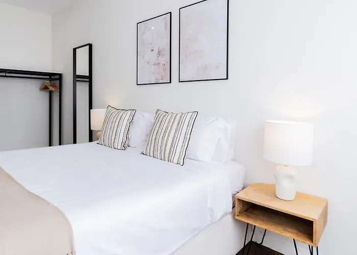 2br Wonder In The Center By Lovelystay